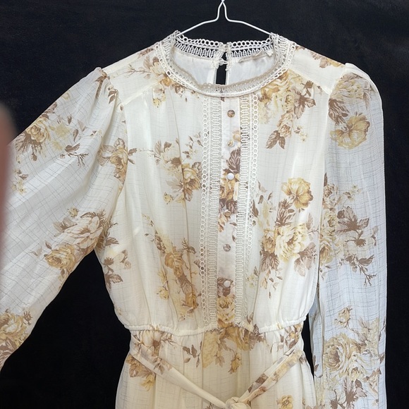 mini 👗dress - Picture 2 of 7